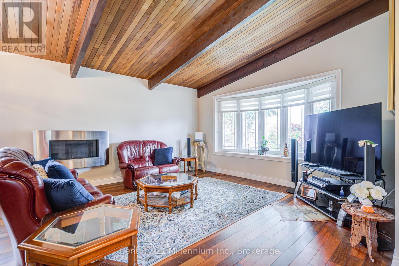 Photo 8 of 9 Thane Court, Toronto ON
