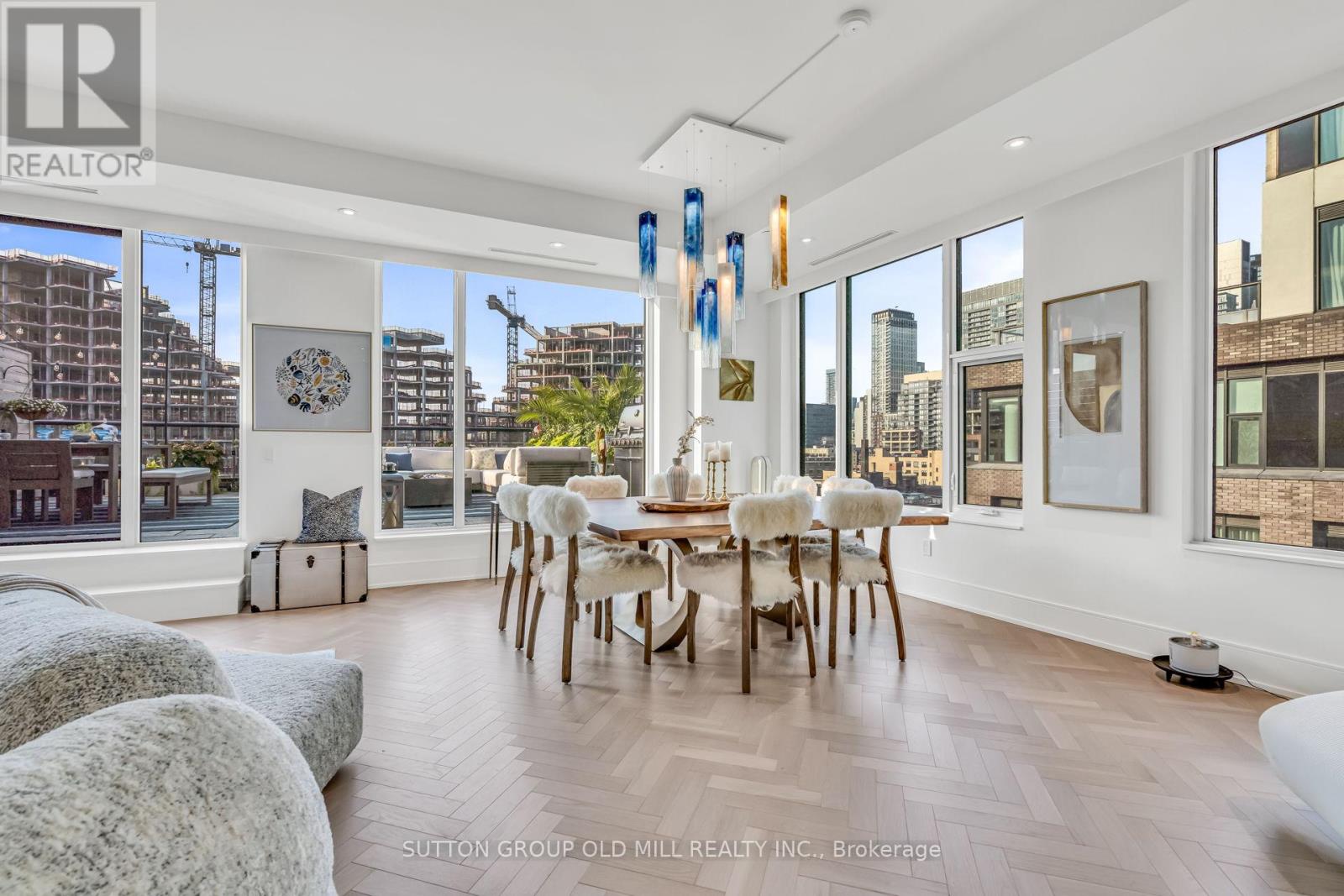 Photo 12 of 711 455 Wellington Street W, Toronto ON