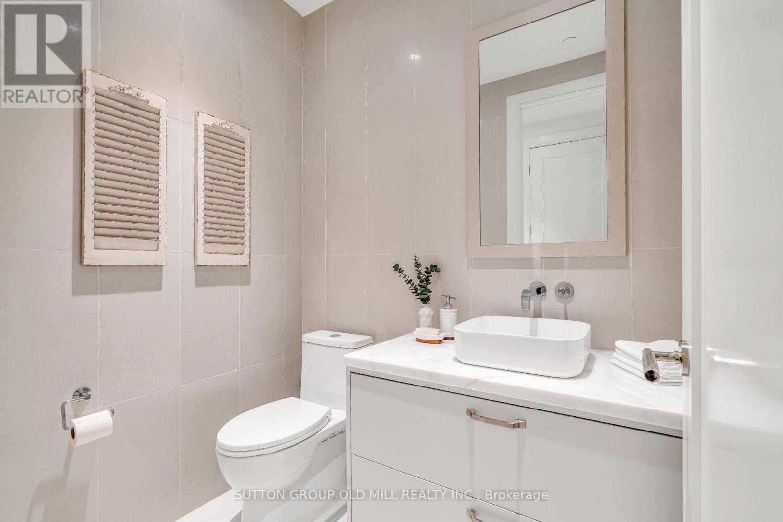 Photo 22 of 711 455 Wellington Street W, Toronto ON