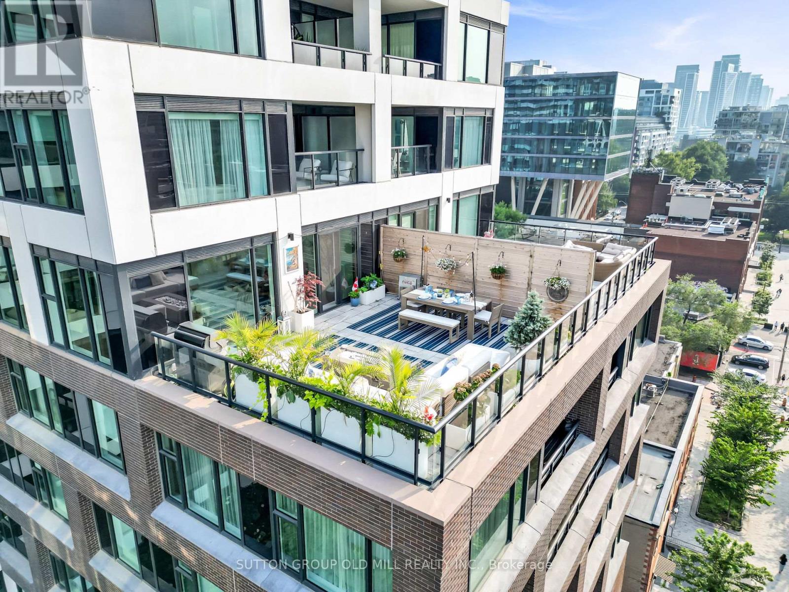 Photo 33 of 711 455 Wellington Street W, Toronto ON