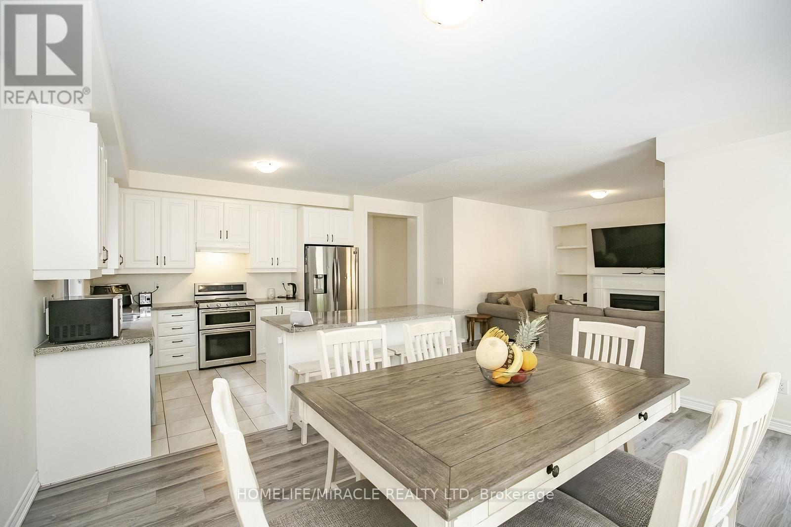 Photo 10 of 131 Kingsmere Crescent, New Tecumseth ON