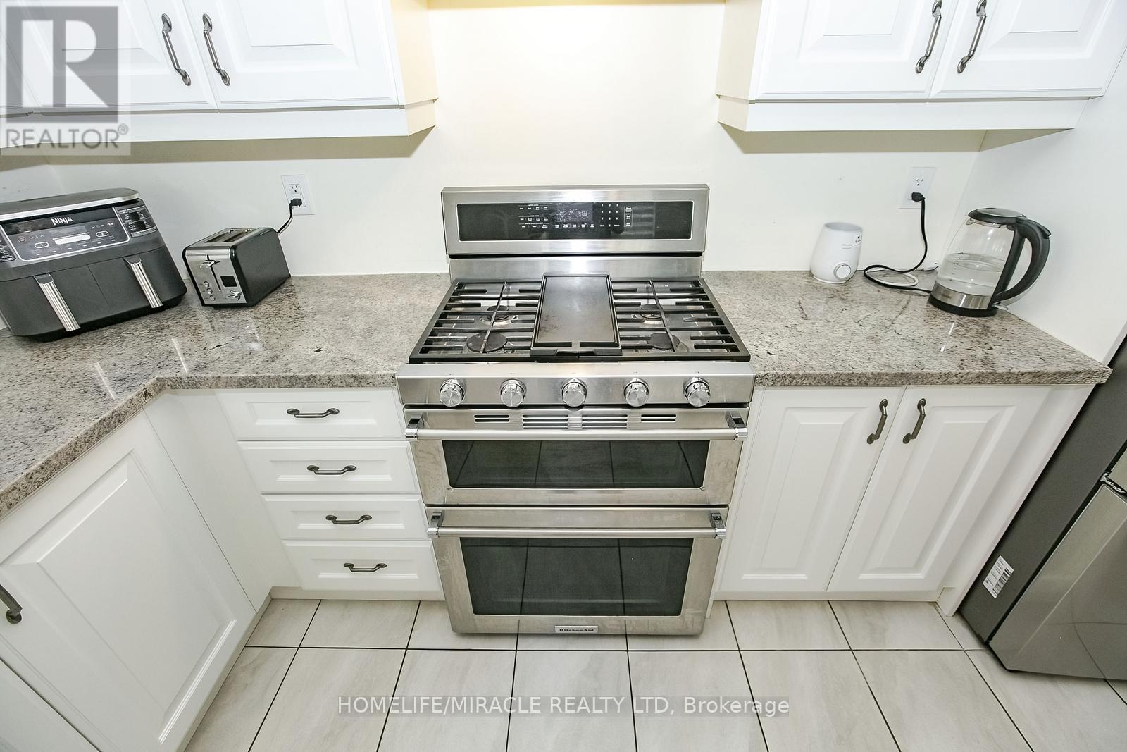 Photo 12 of 131 Kingsmere Crescent, New Tecumseth ON