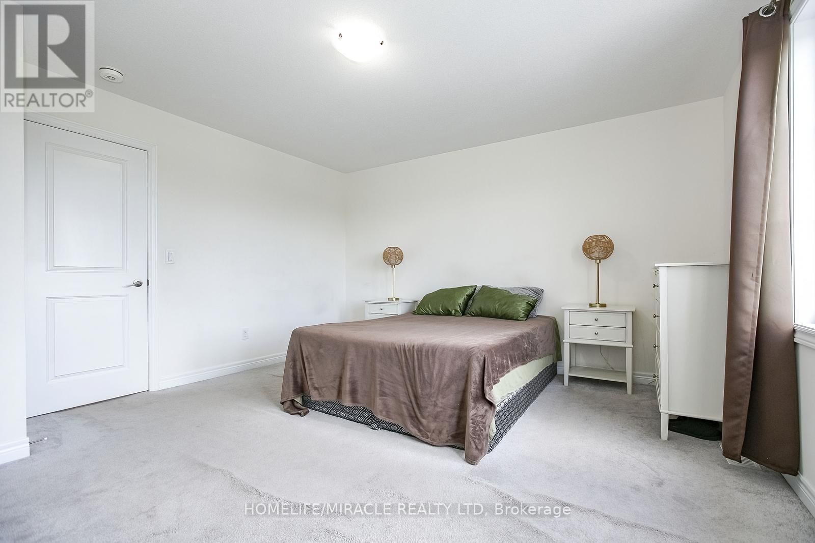 Photo 34 of 131 Kingsmere Crescent, New Tecumseth ON