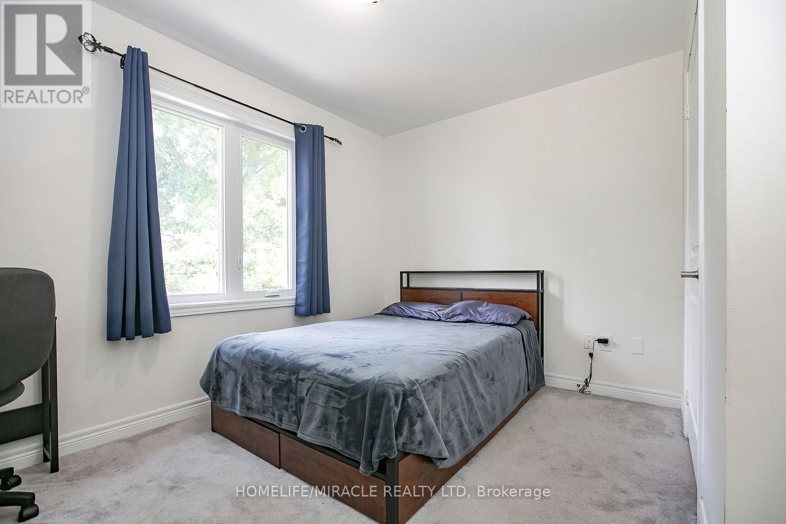 Photo 37 of 131 Kingsmere Crescent, New Tecumseth ON