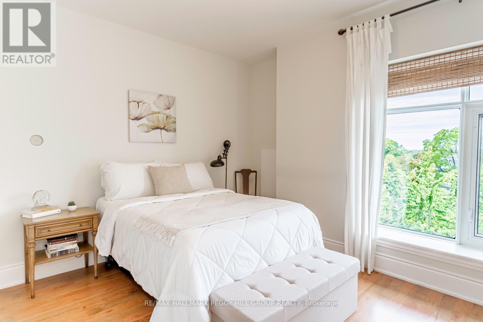 Photo 4 of 604 80 Orchard Point Road, Orillia ON