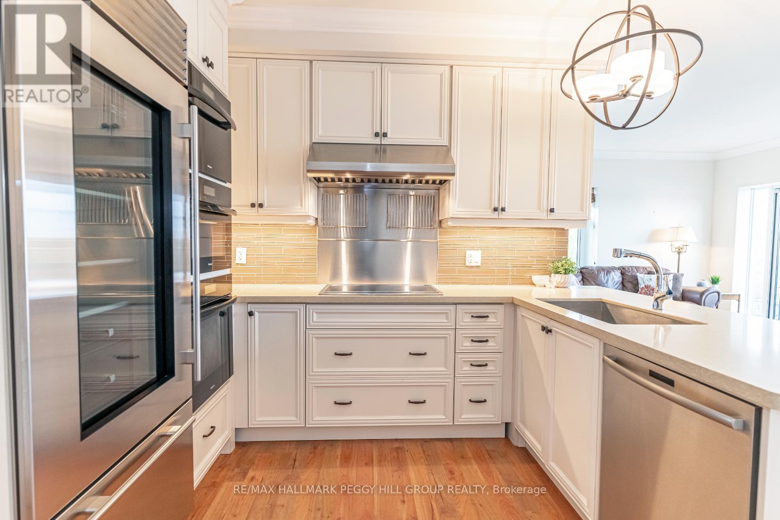 Photo 8 of 604 80 Orchard Point Road, Orillia ON