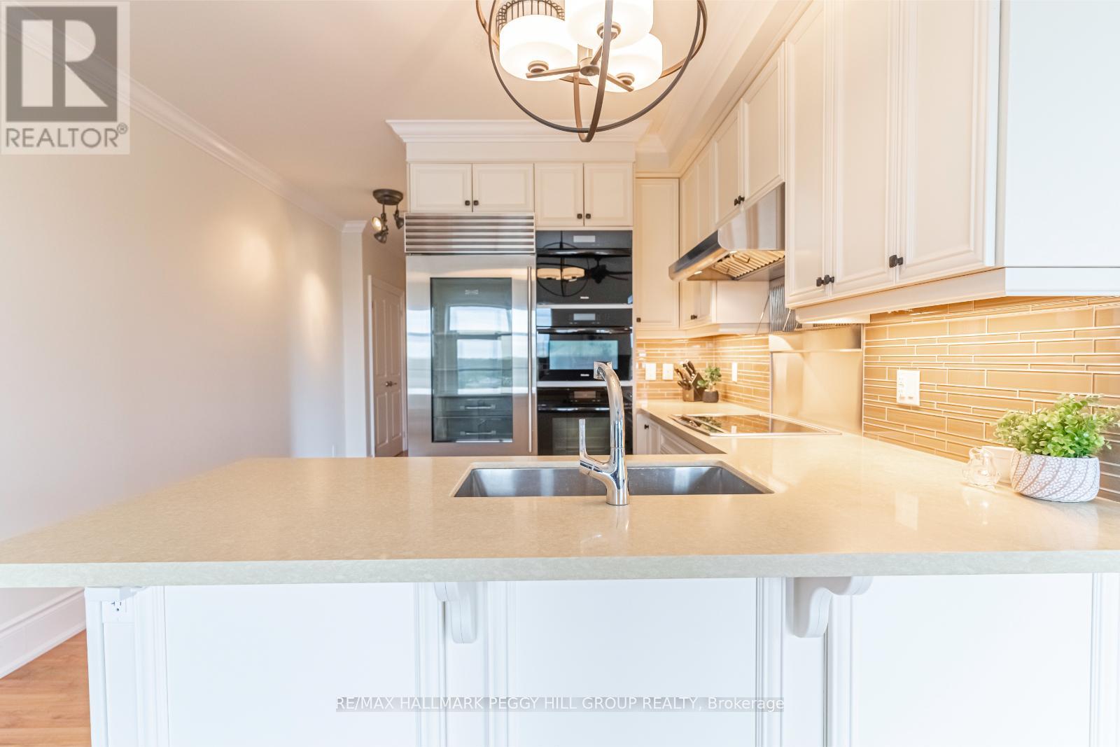 Photo 5 of 604 80 Orchard Point Road, Orillia ON