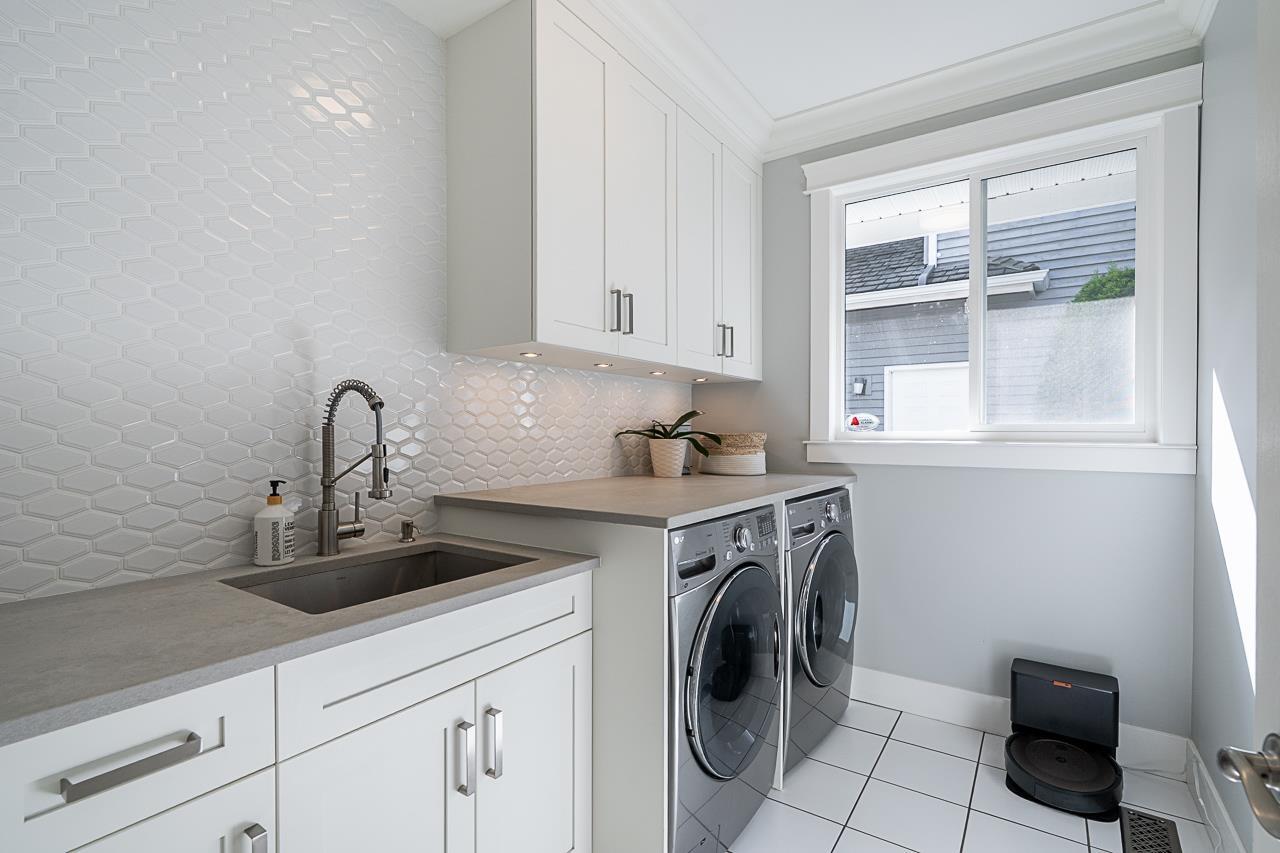 Photo 21 of 15585 37 Avenue, Surrey BC