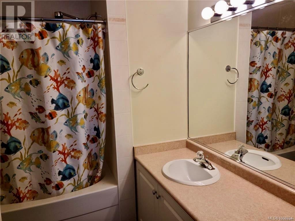 Photo 31 of 406 220 Island Hwy W, Parksville BC