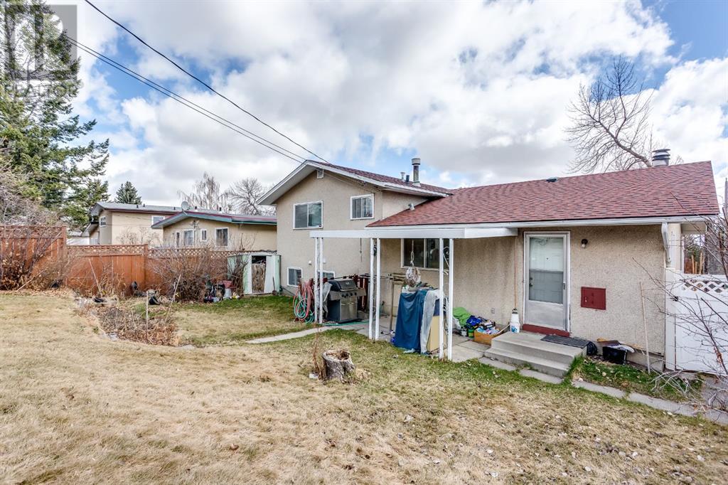Photo 19 of 7803 Hunterslea Crescent Nw, Calgary AB