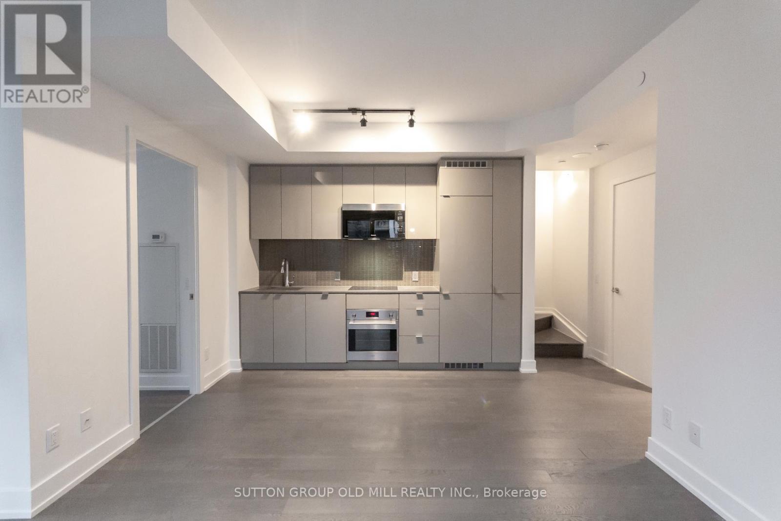 Photo 2 of 501 7 Grenville Street, Toronto ON