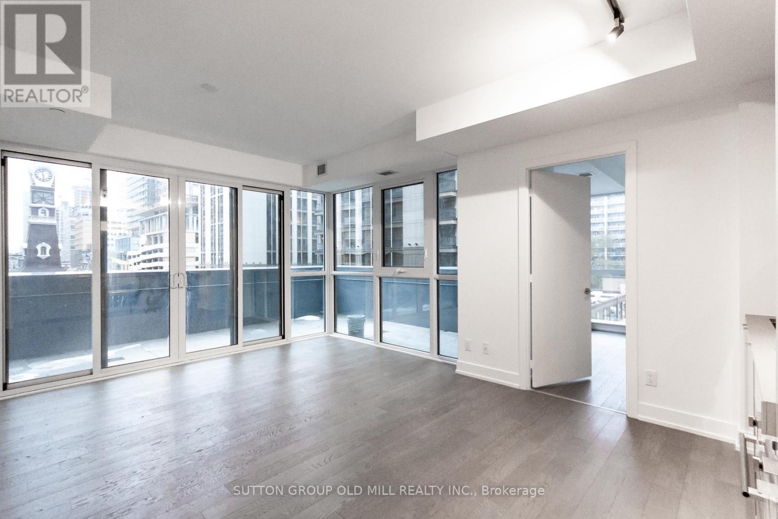 Photo 9 of 501 7 Grenville Street, Toronto ON