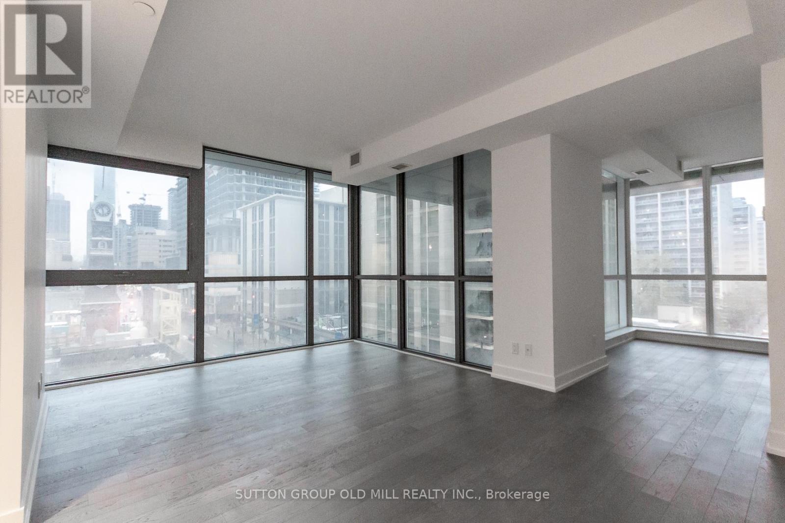 Photo 4 of 501 7 Grenville Street, Toronto ON