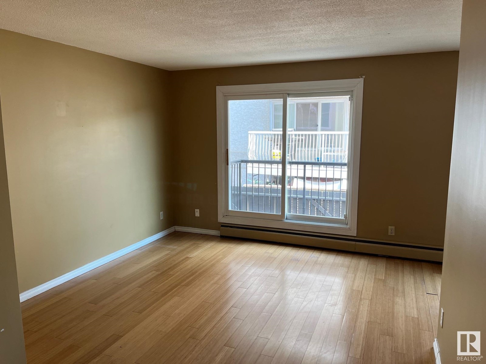 Photo 11 of 203 8524 Gateway Bv Nw, Edmonton AB