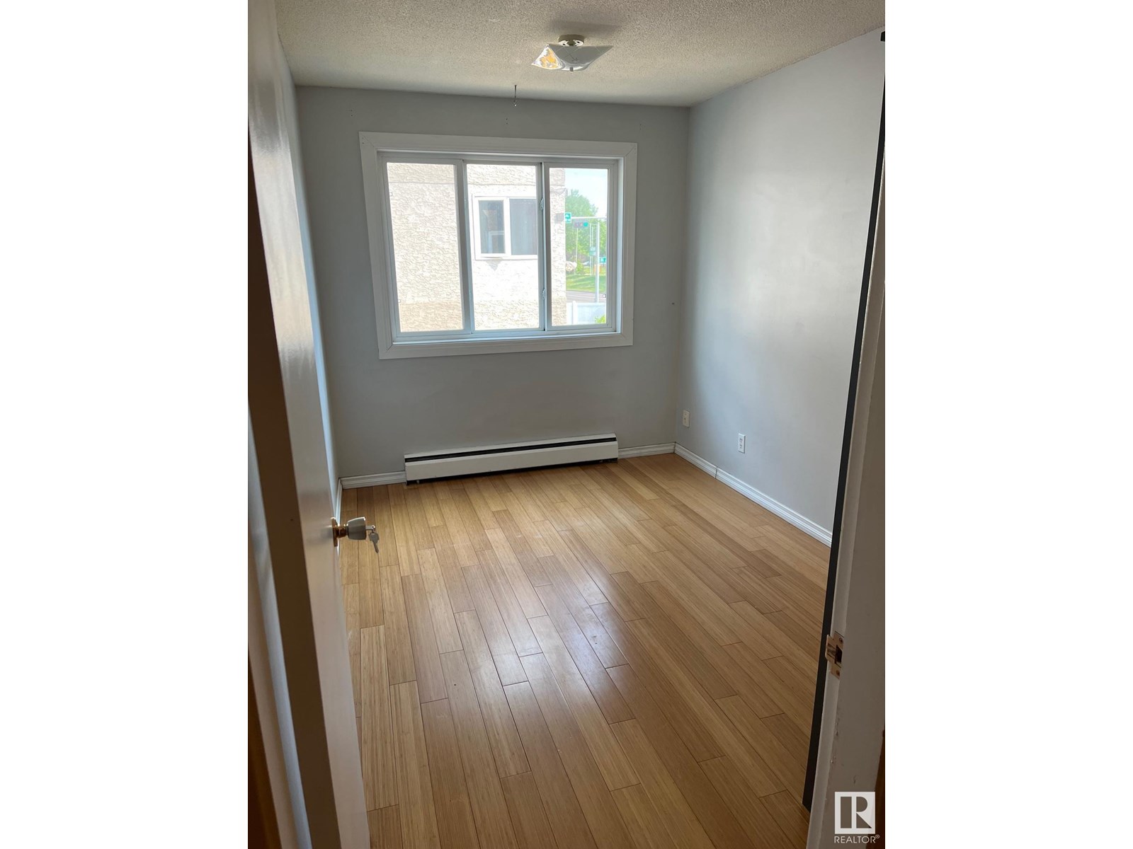 Photo 3 of 203 8524 Gateway Bv Nw, Edmonton AB