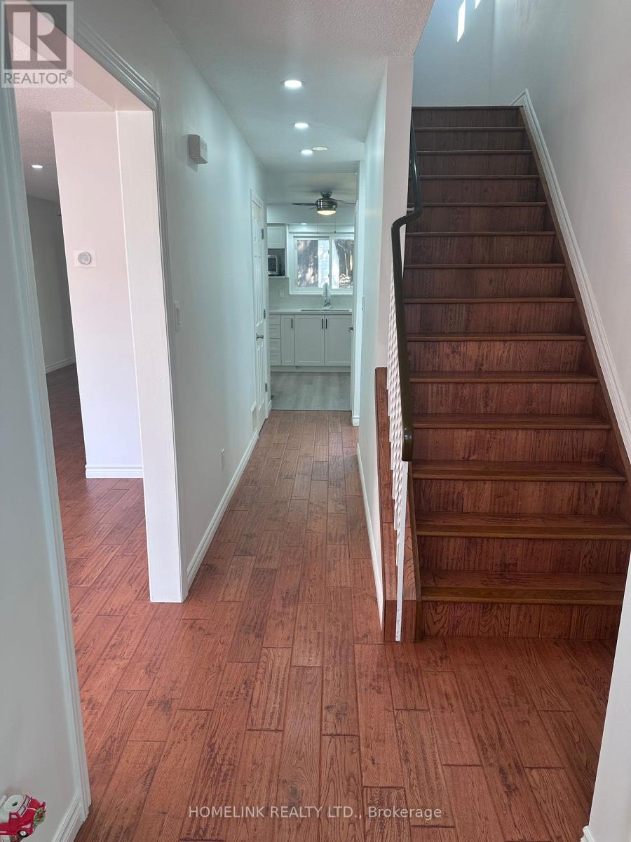 Photo 9 of 330 Ormond Drive, Oshawa ON