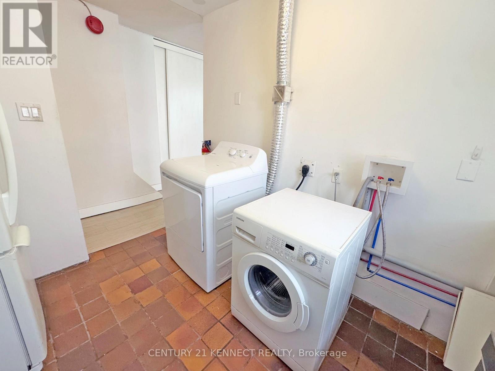 Photo 11 of 3 642 Church Street, Toronto ON