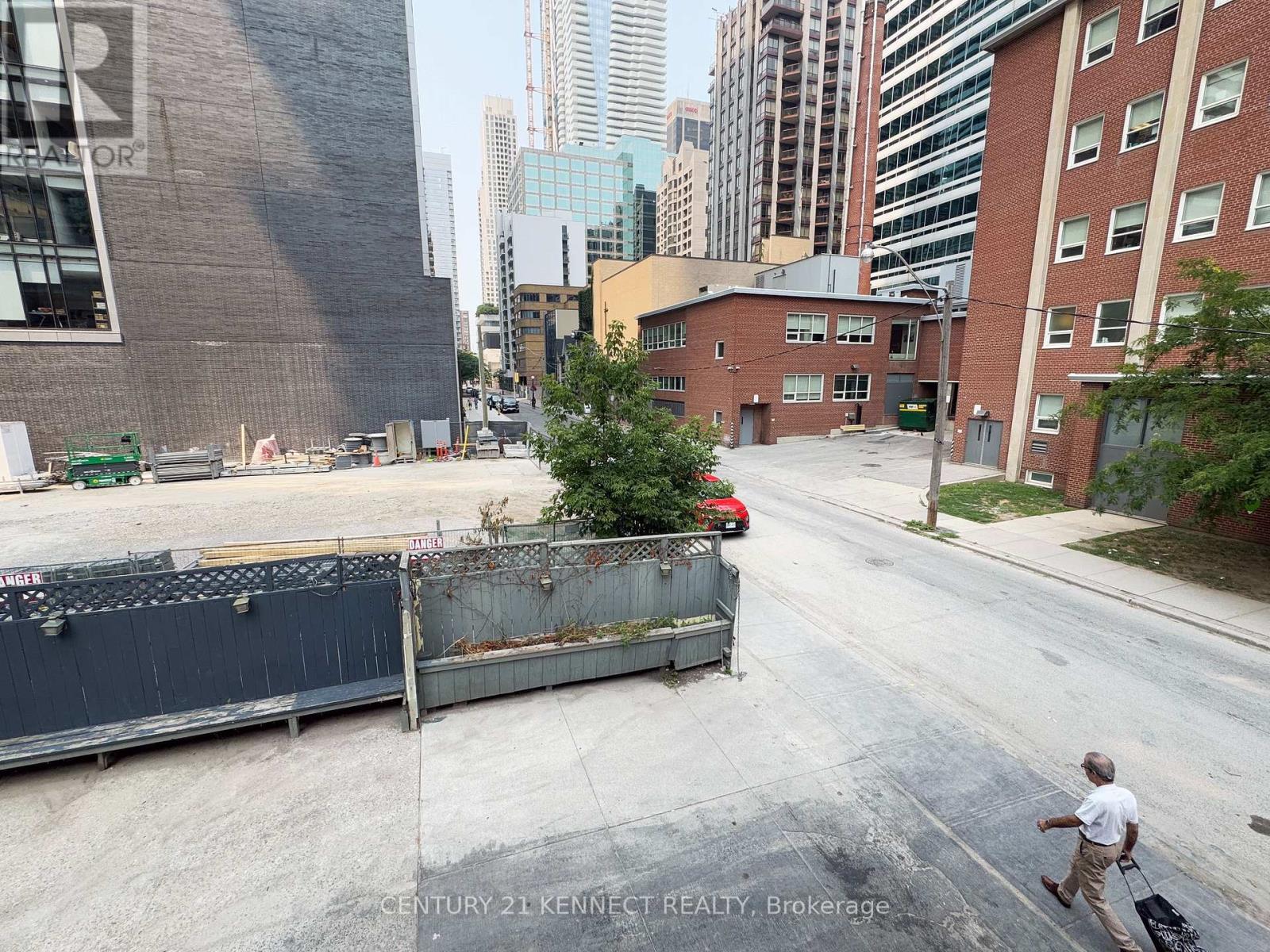 Photo 15 of 3 642 Church Street, Toronto ON