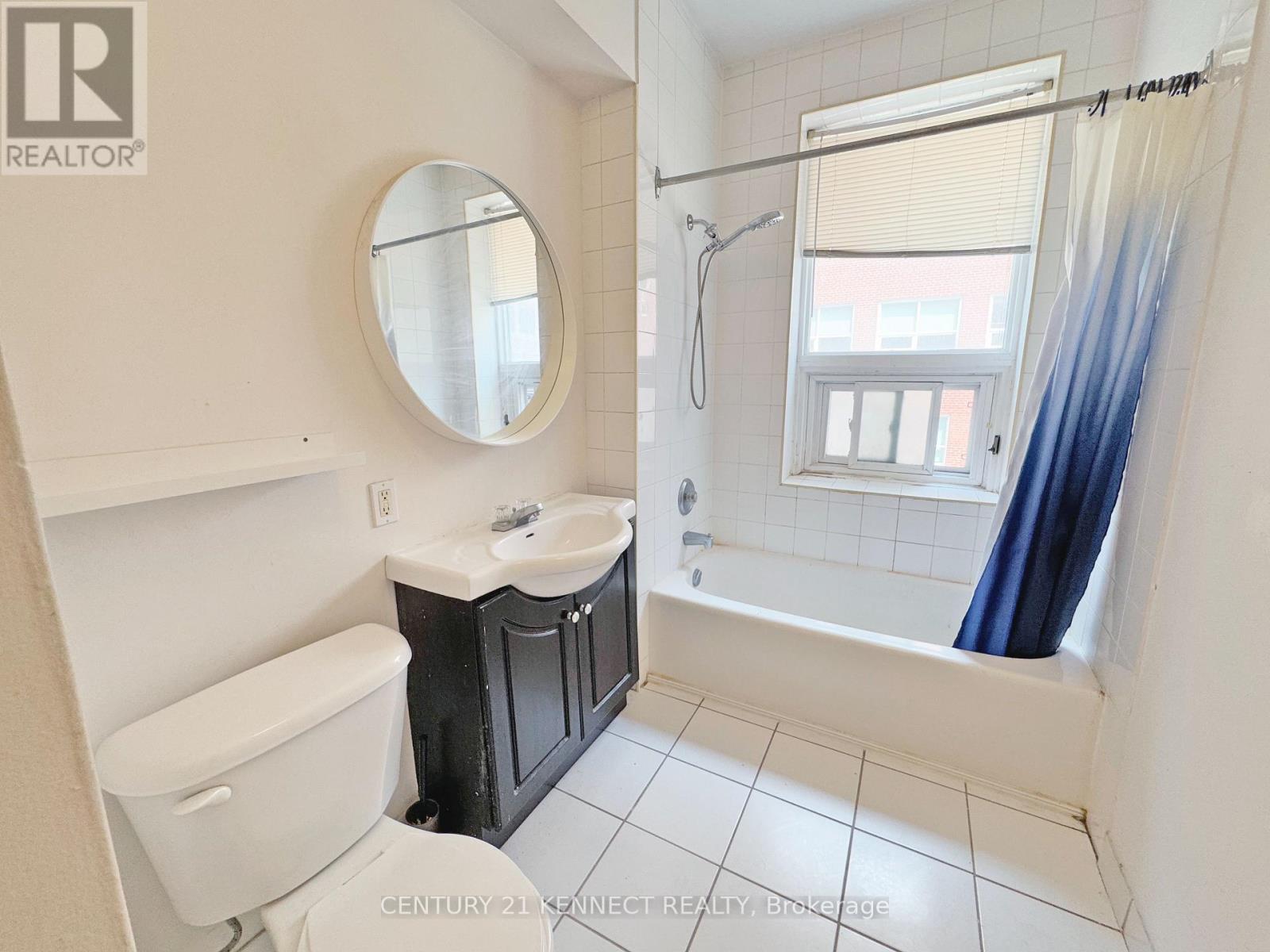 Photo 12 of 3 642 Church Street, Toronto ON