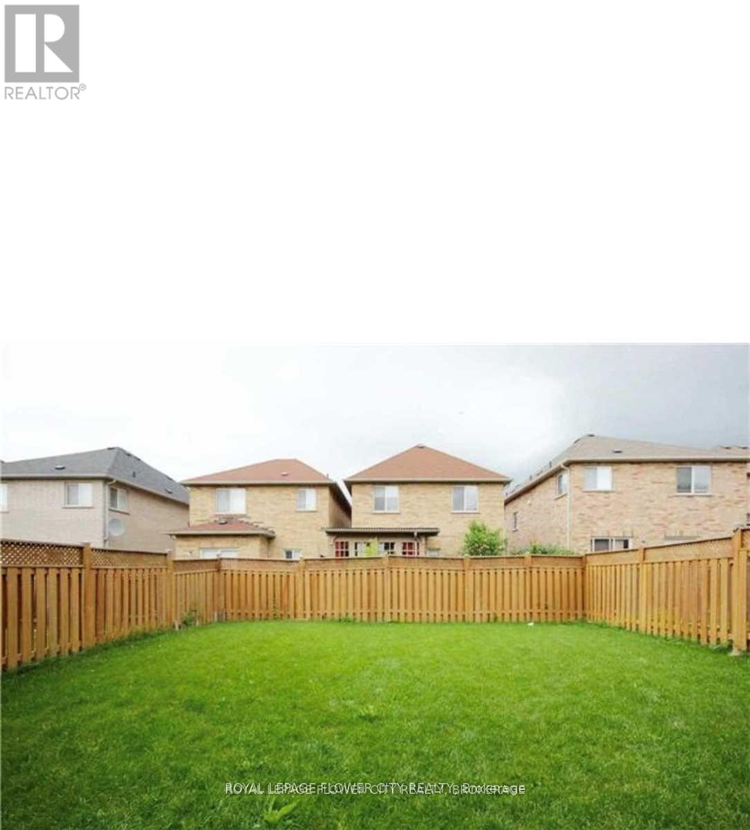 Photo 10 of 37 Blue Diamond Drive, Brampton ON