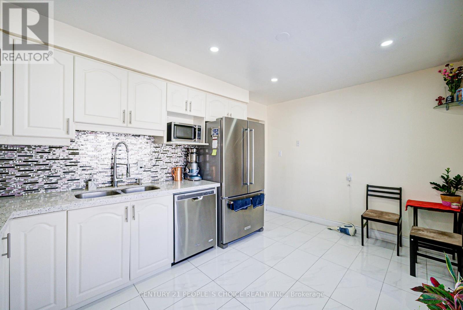 Photo 18 of 8 4020 Brandon Gate Drive, Mississauga ON