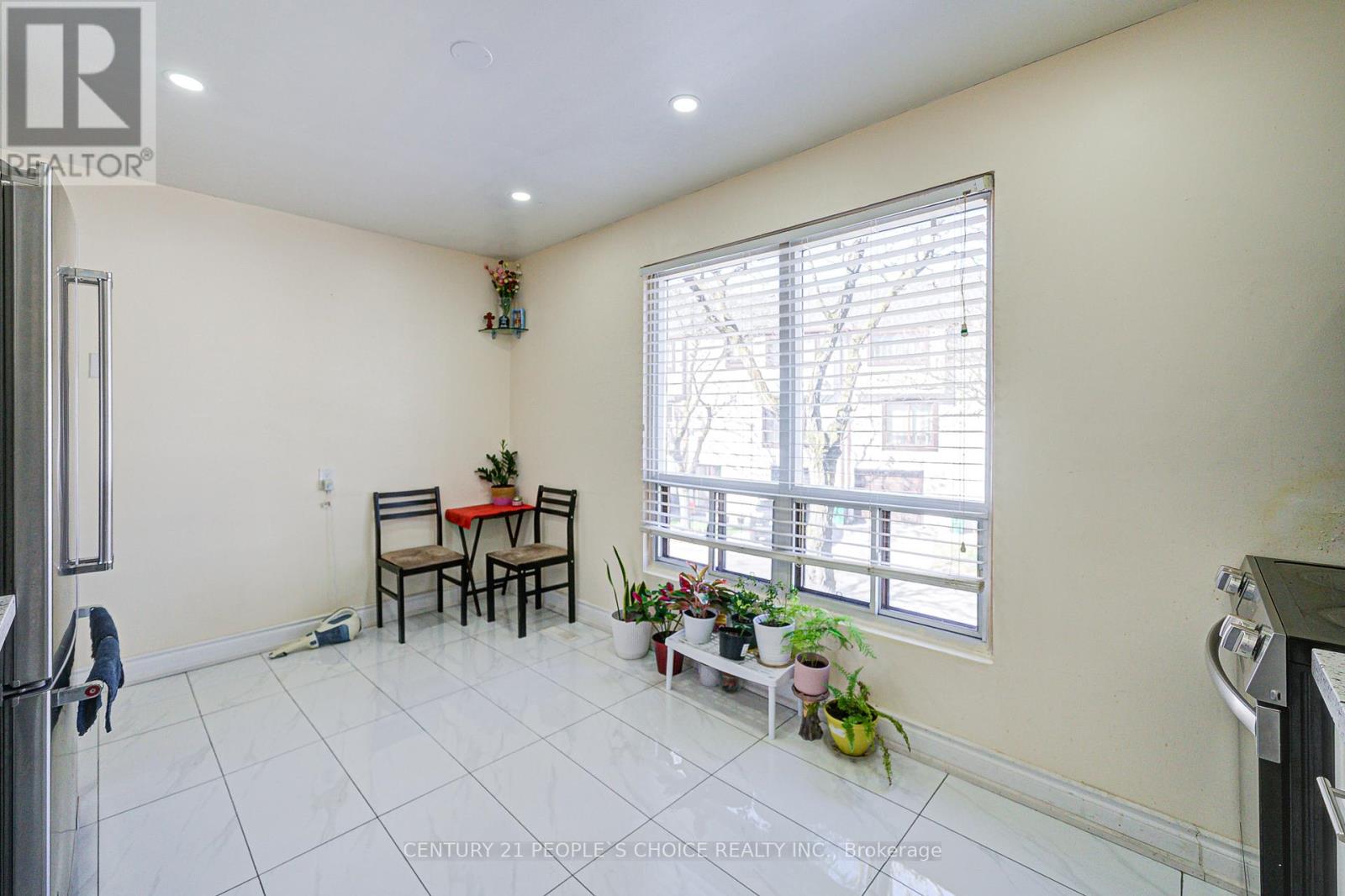 Photo 19 of 8 4020 Brandon Gate Drive, Mississauga ON