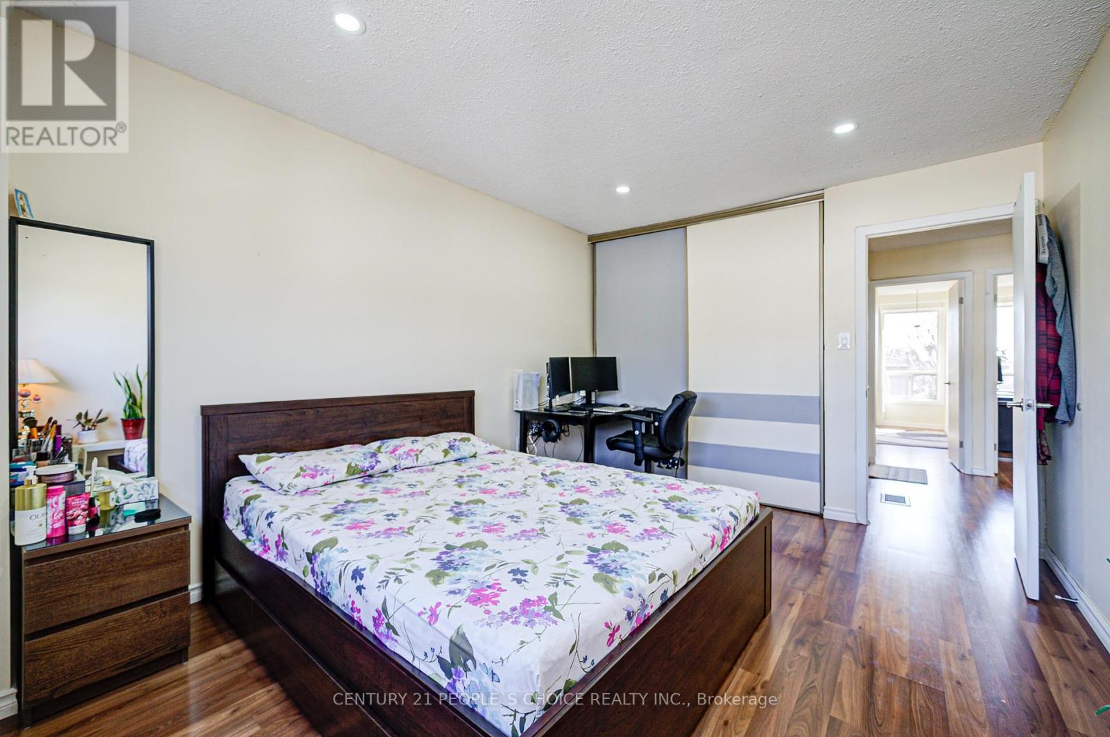 Photo 28 of 8 4020 Brandon Gate Drive, Mississauga ON