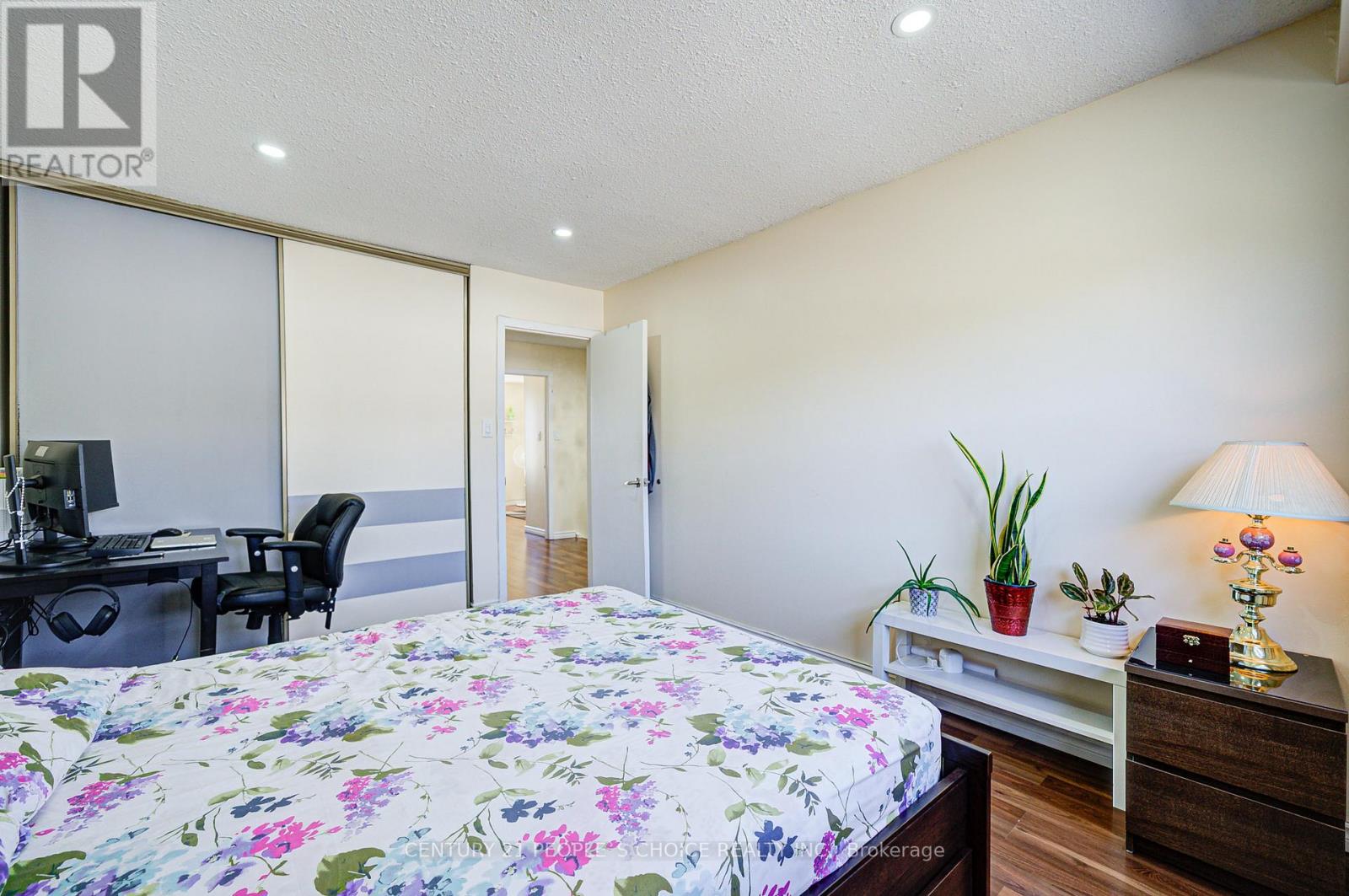 Photo 29 of 8 4020 Brandon Gate Drive, Mississauga ON
