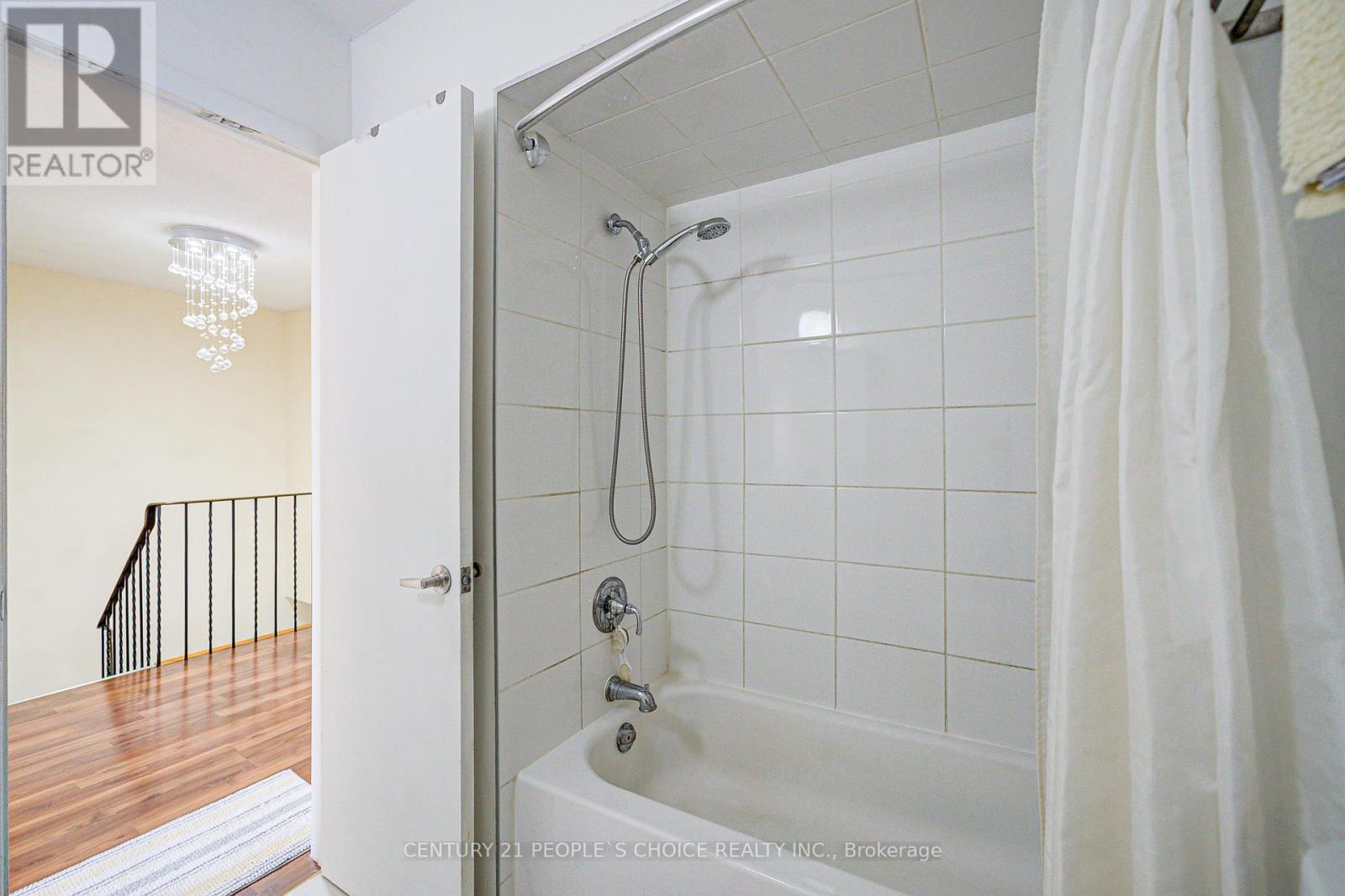 Photo 36 of 8 4020 Brandon Gate Drive, Mississauga ON