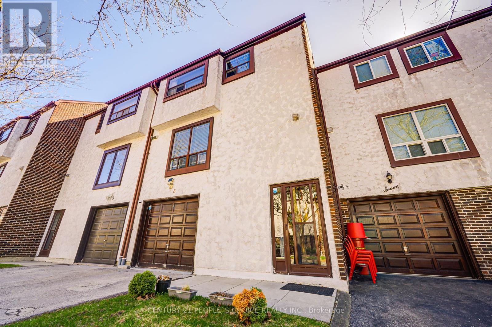 Photo 5 of 8 4020 Brandon Gate Drive, Mississauga ON