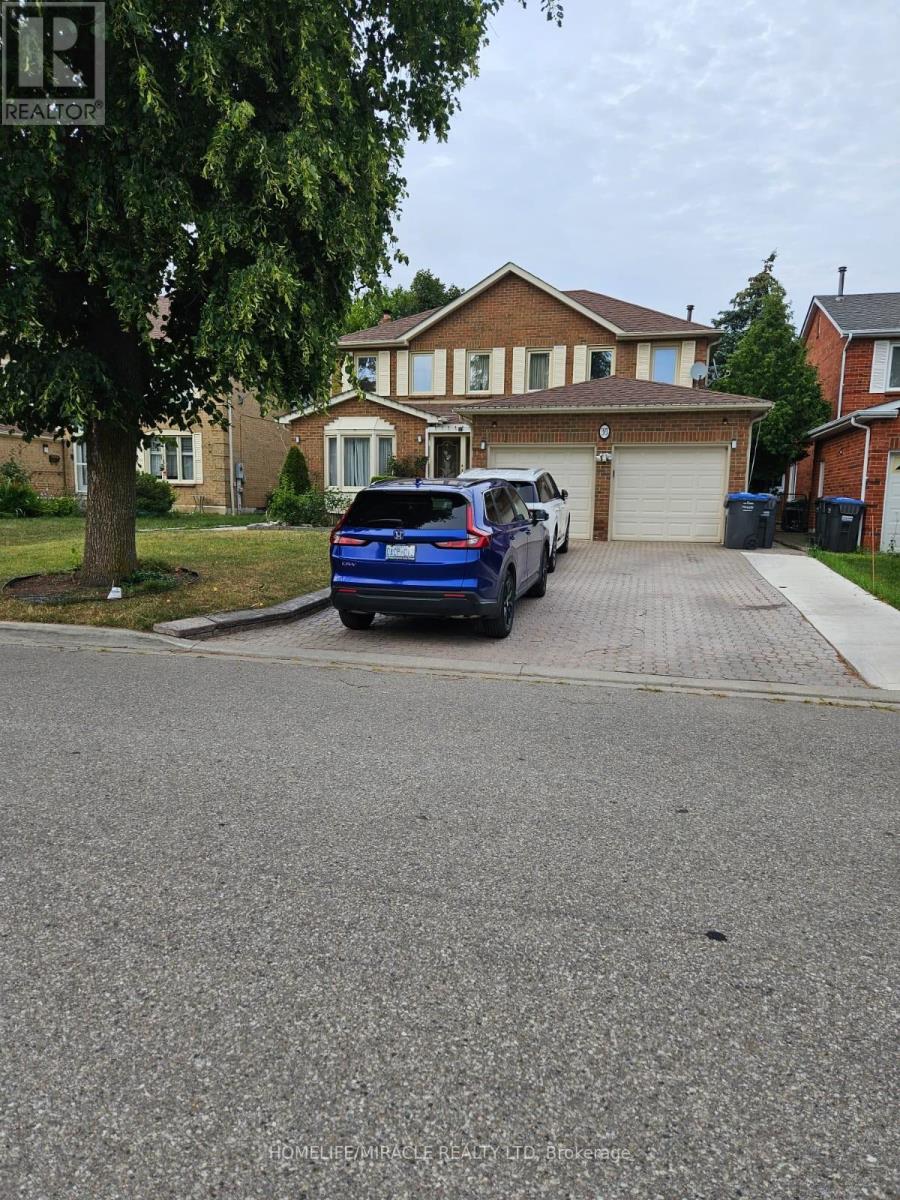 Photo 33 of 35 Nottingham Crescent, Brampton ON