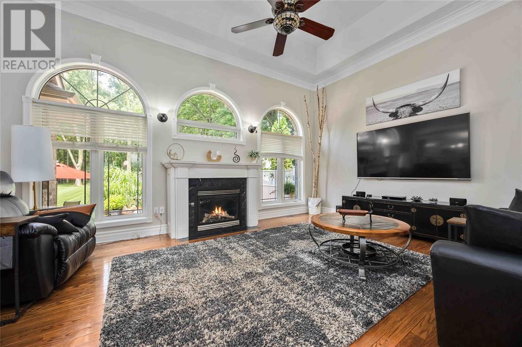 Photo 2 of 2056 Blackwell Road, Sarnia ON
