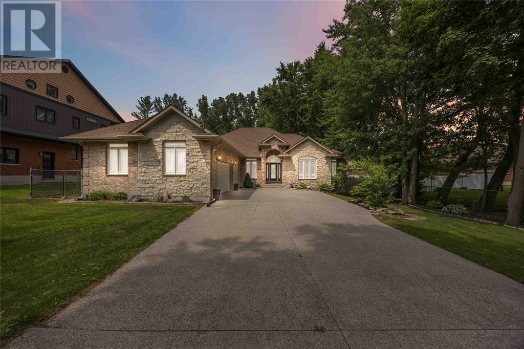 Photo 1 of 2056 Blackwell Road, Sarnia ON