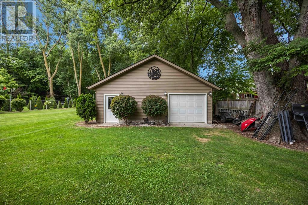 Photo 13 of 2056 Blackwell Road, Sarnia ON