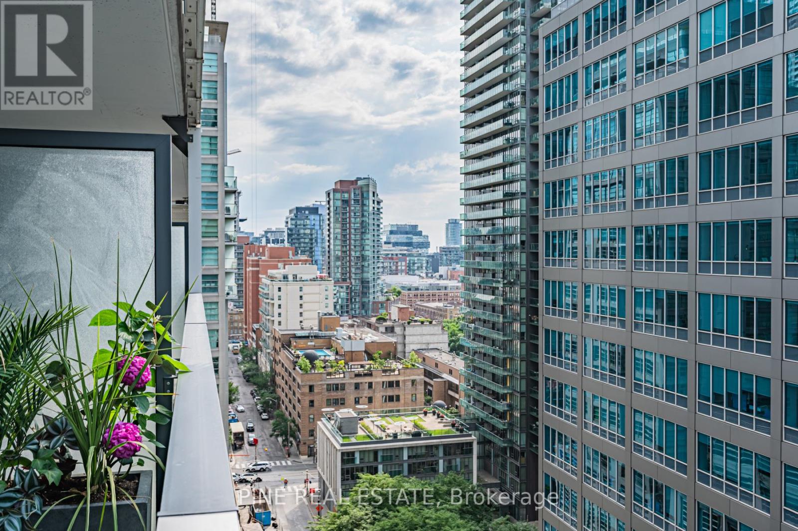Photo 28 of 1305 25 Richmond Street E, Toronto ON