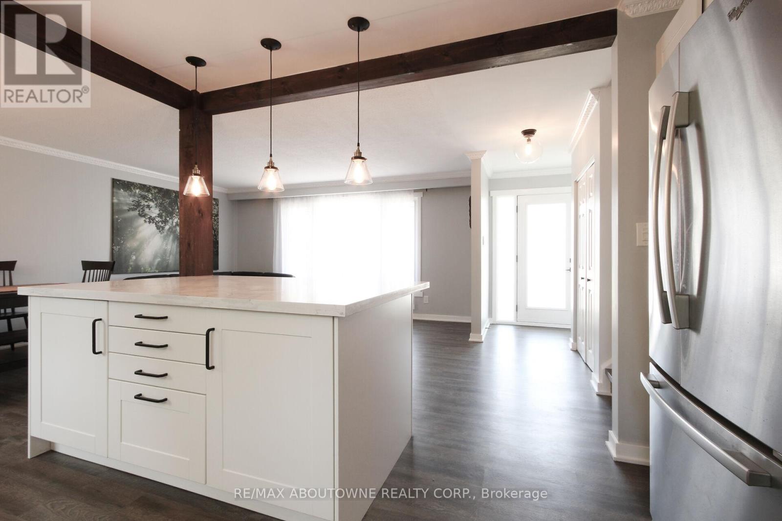 Photo 22 of 626 Cape Avenue, Burlington ON