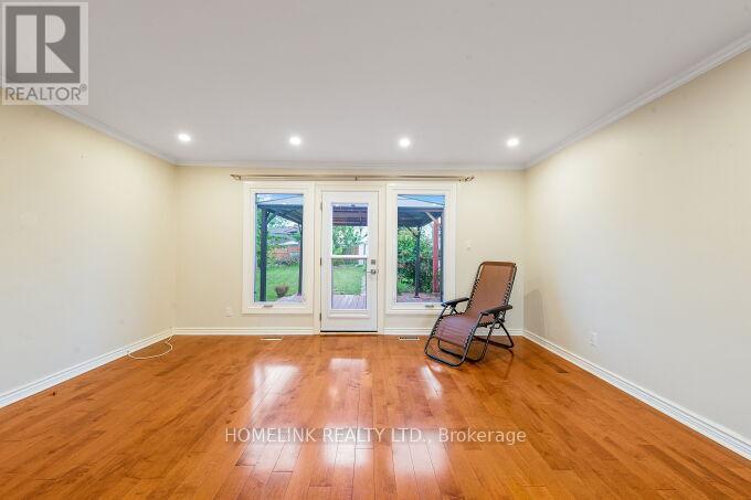Photo 12 of 415 Chandos Court, Oshawa ON