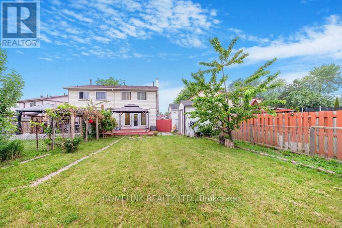 Photo 8 of 415 Chandos Court, Oshawa ON