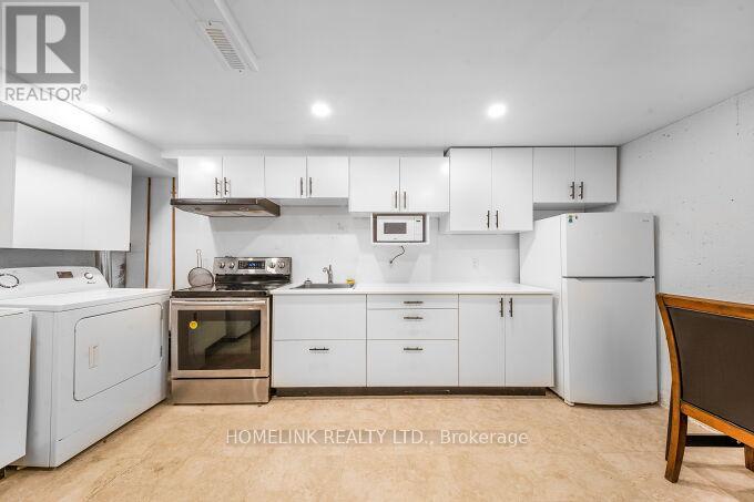 Photo 11 of 415 Chandos Court, Oshawa ON
