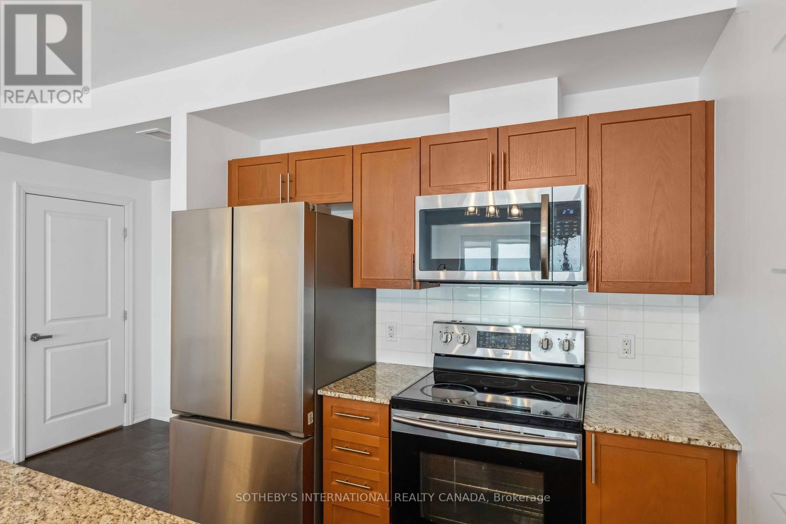 Photo 11 of 907 90 Landry Street, Ottawa ON