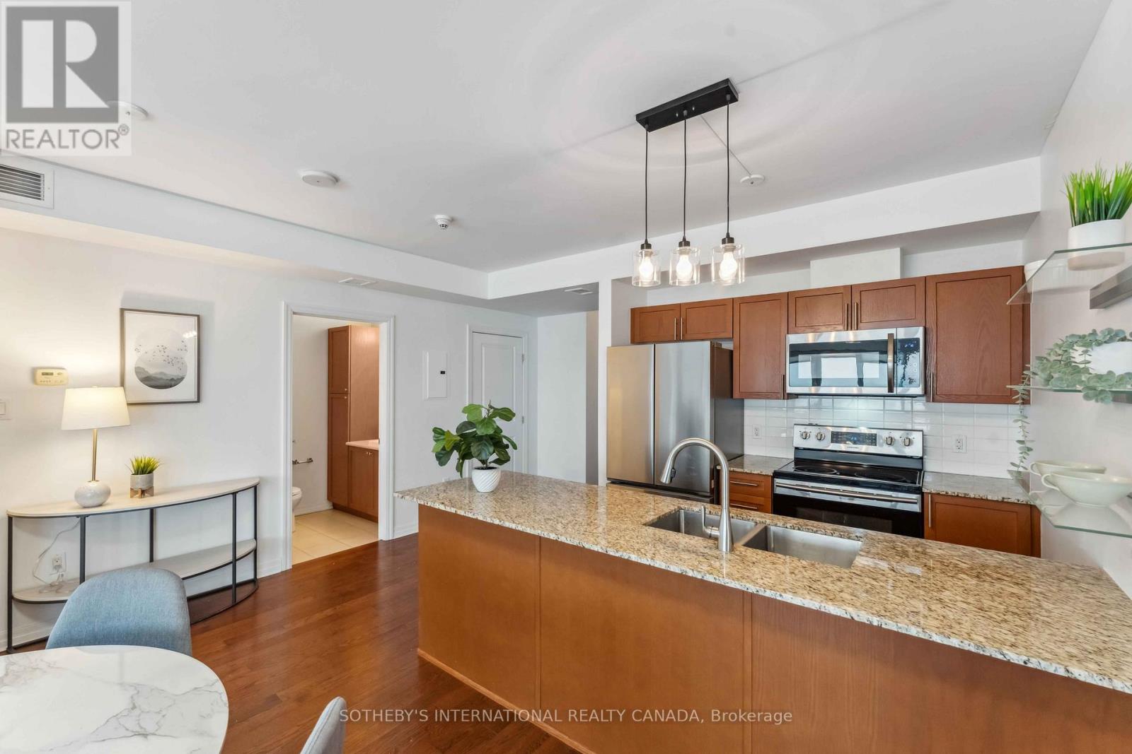 Photo 12 of 907 90 Landry Street, Ottawa ON