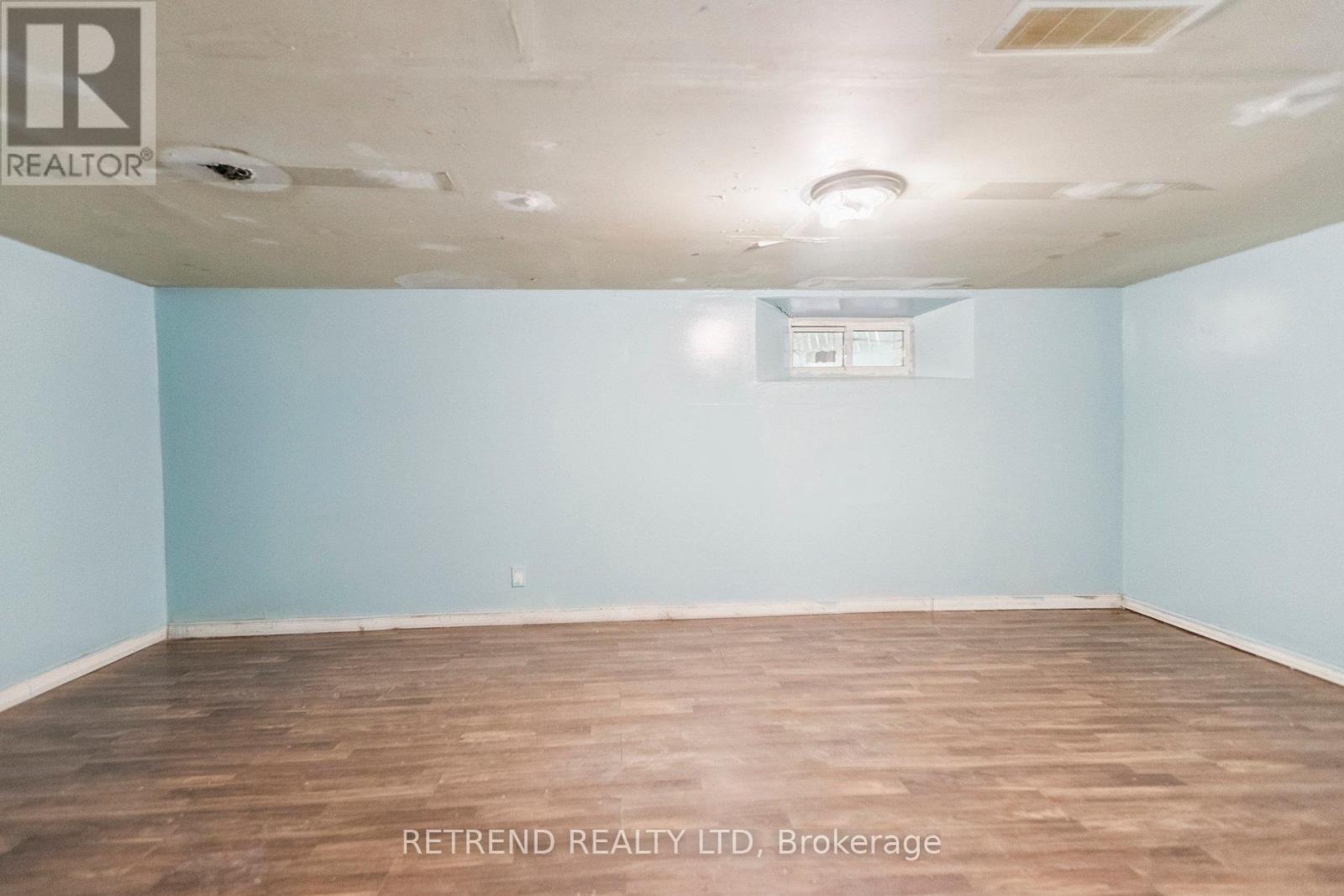 Photo 13 of 219 Erie Avenue, Brantford ON