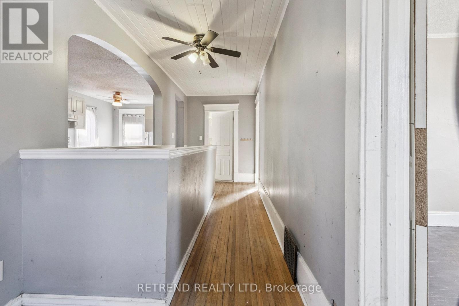 Photo 15 of 219 Erie Avenue, Brantford ON