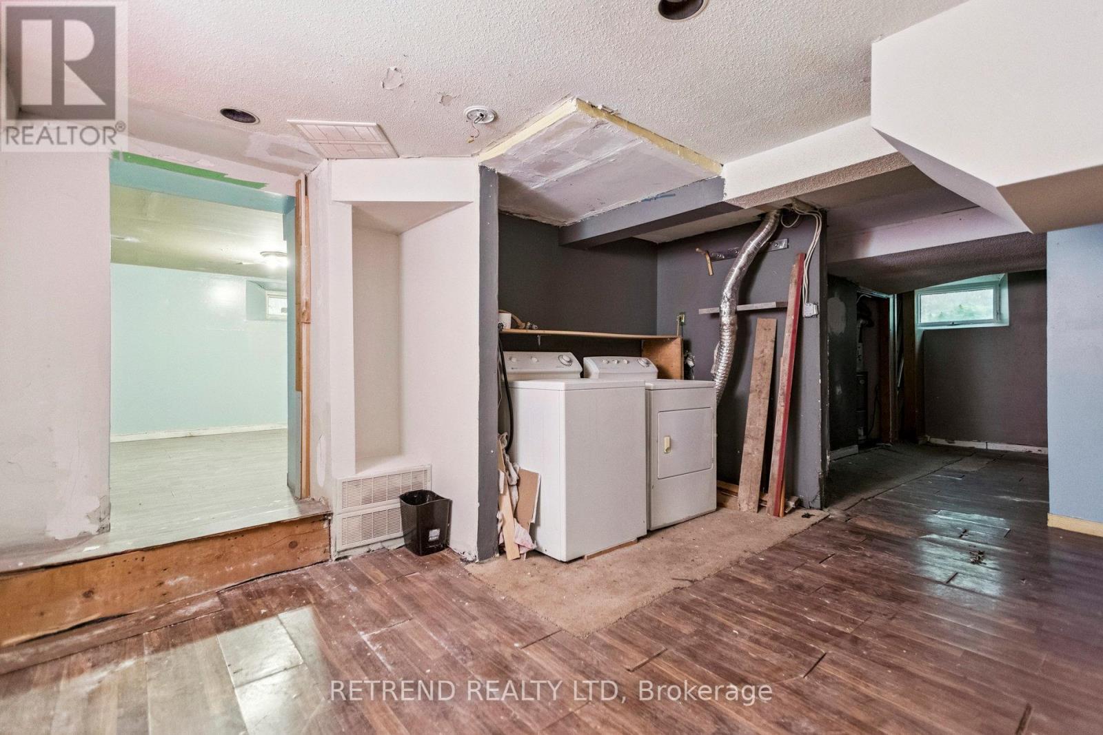 Photo 29 of 219 Erie Avenue, Brantford ON