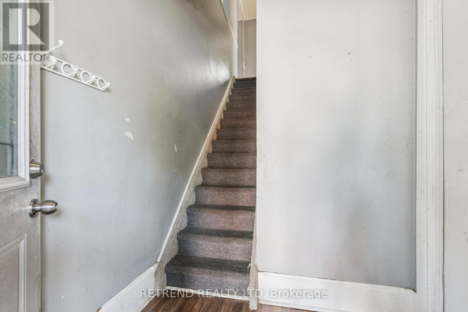 Photo 30 of 219 Erie Avenue, Brantford ON