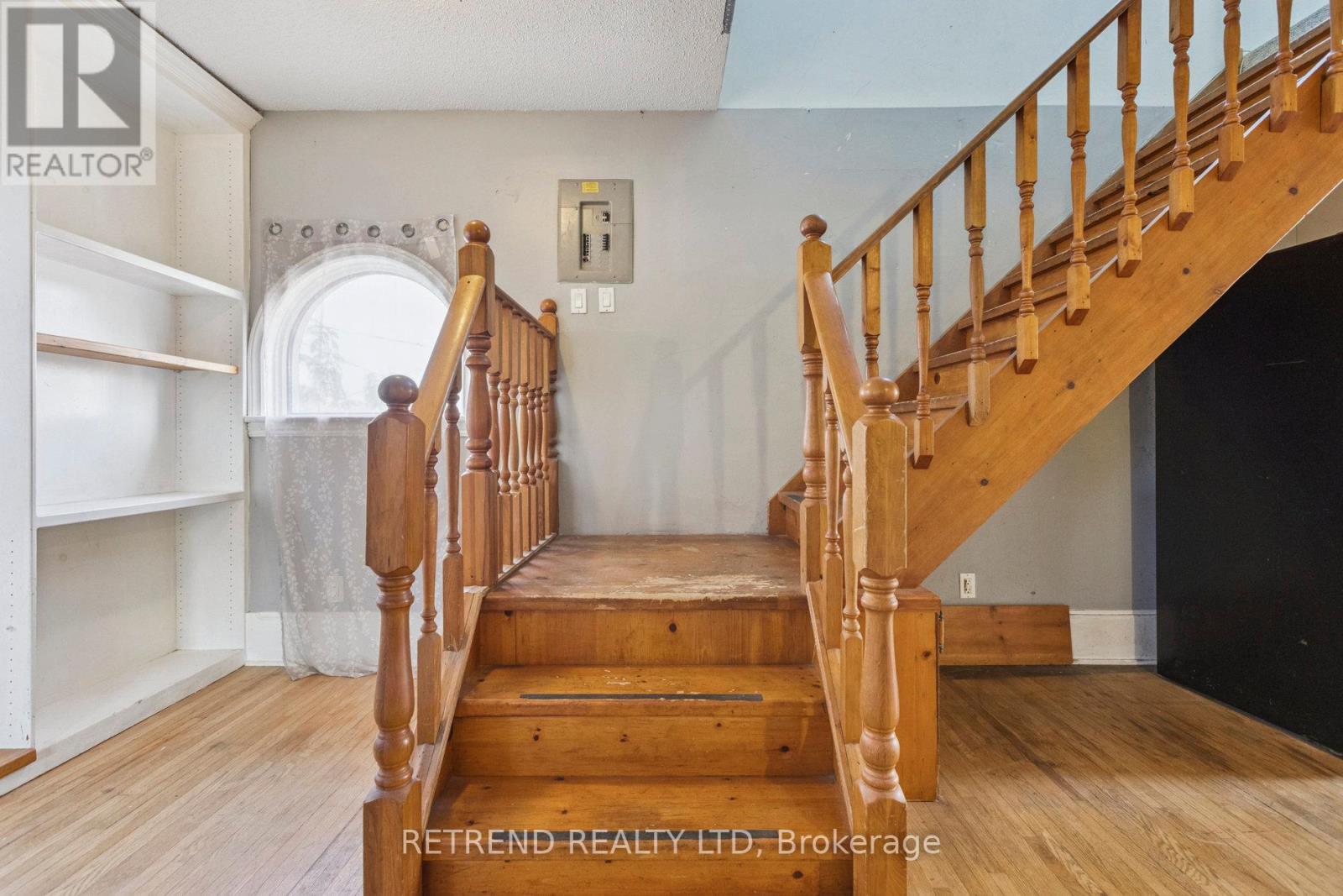 Photo 31 of 219 Erie Avenue, Brantford ON