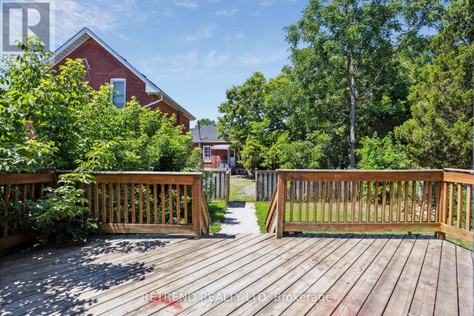 Photo 32 of 219 Erie Avenue, Brantford ON