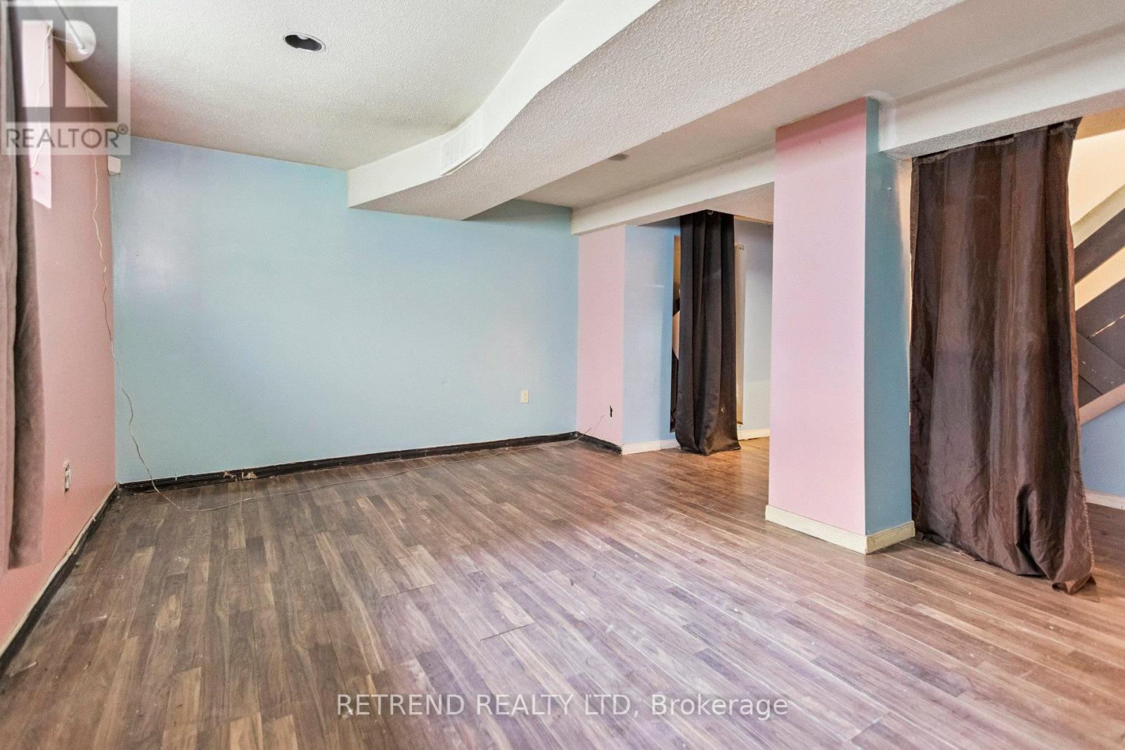 Photo 38 of 219 Erie Avenue, Brantford ON