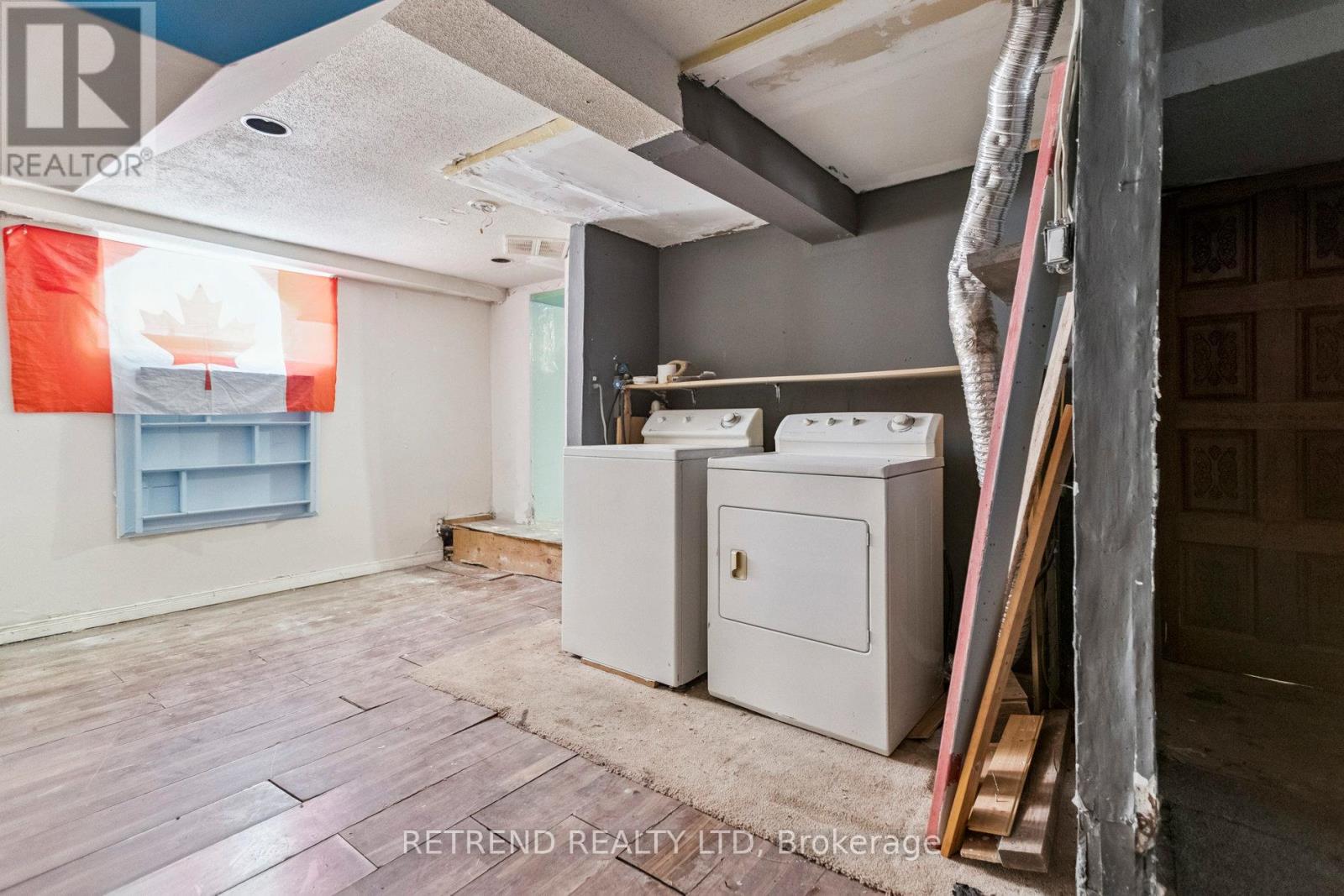 Photo 9 of 219 Erie Avenue, Brantford ON