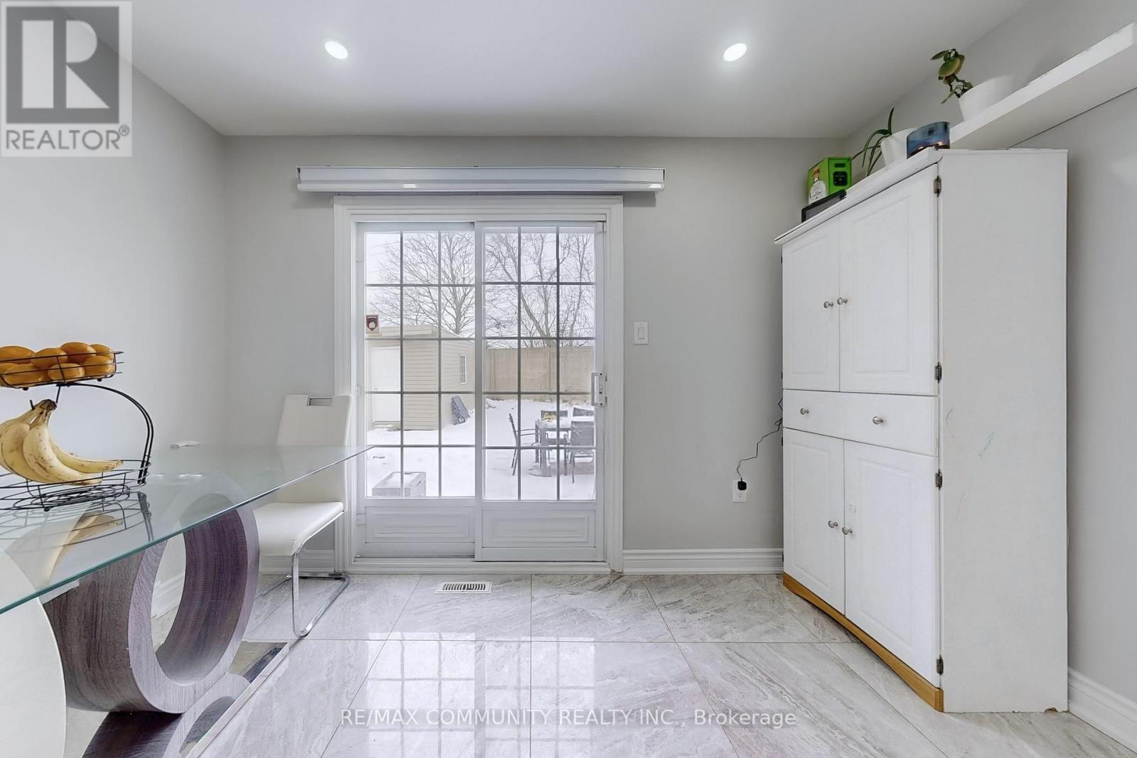 Photo 17 of 65 Creditstone Road, Brampton ON